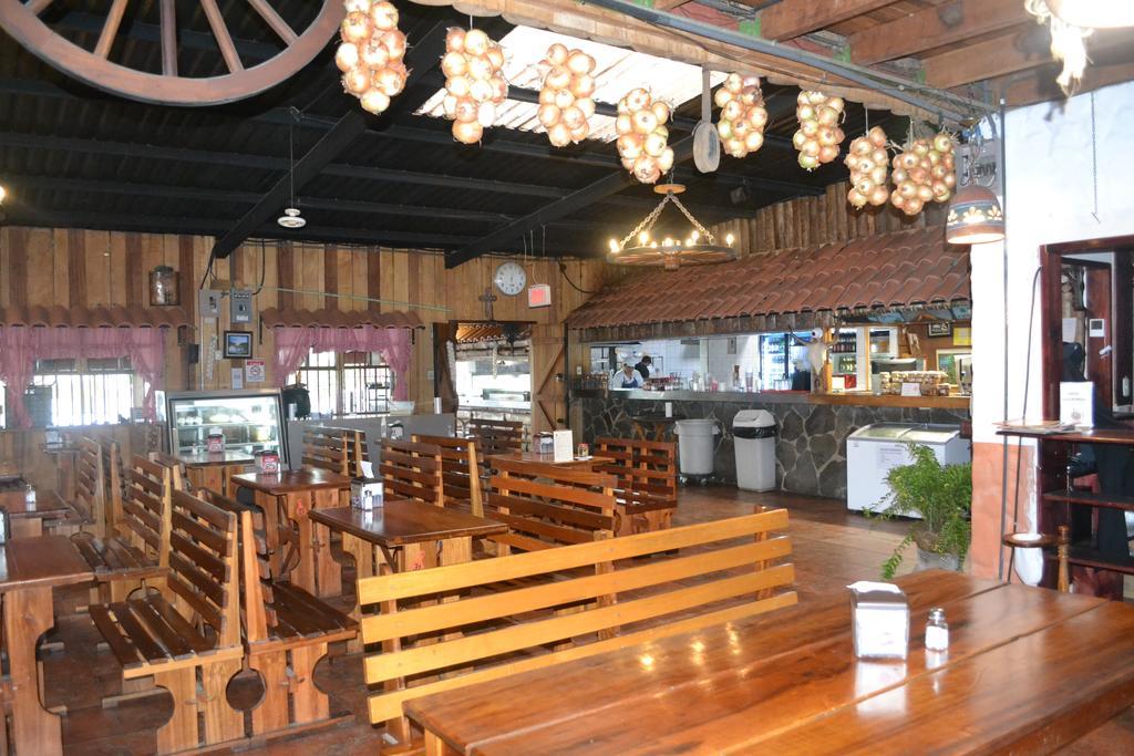 Hotel Las Brumas Cartago Exterior photo
