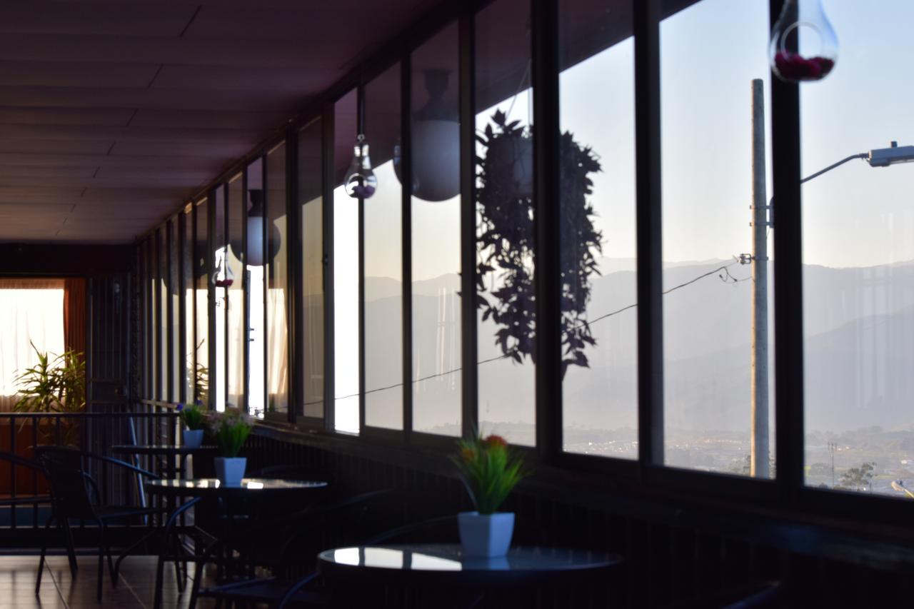 Hotel Las Brumas Cartago Exterior photo